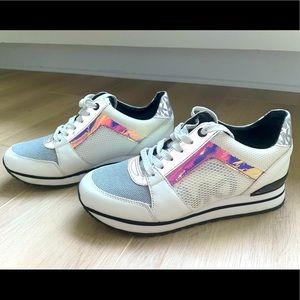 👟 Michael Kors 👟 ✨ Never Worn ✨ White Tennis Shoes Woman - Size 7 Model HX19J